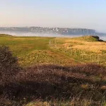La Verriere. Les Locations Isahora C'est Aussi Plusieurs Appart' De Standing A 2 Pas Du Chateau D'eu, Des Falaises Du Treport, De Mers Les Bains Et Aux Portes De La Baie De Somme Lejlighed Eu (Seine-Maritime)