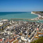 Lejlighed La Verriere. Les Locations Isahora C'est Aussi Plusieurs Appart' De Standing A 2 Pas Du Chateau D'eu, Des Falaises Du Treport, De Mers Les Bains Et Aux Portes De La Baie De Somme *