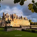 Lejlighed La Verriere. Les Locations Isahora C'est Aussi Plusieurs Appart' De Standing A 2 Pas Du Chateau D'eu, Des Falaises Du Treport, De Mers Les Bains Et Aux Portes De La Baie De Somme *