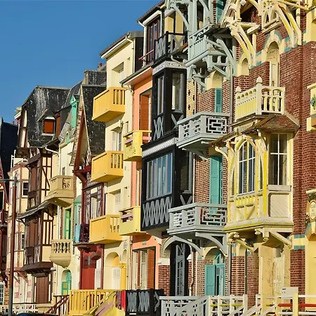 Appartement La Verriere. Les Locations Isahora C'est Aussi Plusieurs Appart' De Standing A 2 Pas Du Chateau D'eu, Des Falaises Du Treport, De Mers Les Bains Et Aux Portes De La Baie De Somme Eu (Seine-Maritime)