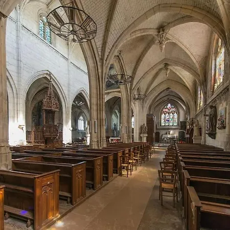 La Verriere. Les Locations Isahora C'est Aussi Plusieurs Appart' De Standing A 2 Pas Du Chateau D'eu, Des Falaises Du Treport, De Mers Les Bains Et Aux Portes De La Baie De Somme * Eu (Seine-Maritime)