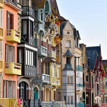 La Verriere. Les Locations Isahora C'est Aussi Plusieurs Appart' De Standing A 2 Pas Du Chateau D'eu, Des Falaises Du Treport, De Mers Les Bains Et Aux Portes De La Baie De Somme Eu (Seine-Maritime)