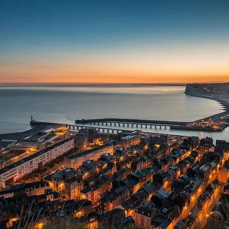 Lejlighed La Verriere. Les Locations Isahora C'est Aussi Plusieurs Appart' De Standing A 2 Pas Du Chateau D'eu, Des Falaises Du Treport, De Mers Les Bains Et Aux Portes De La Baie De Somme *