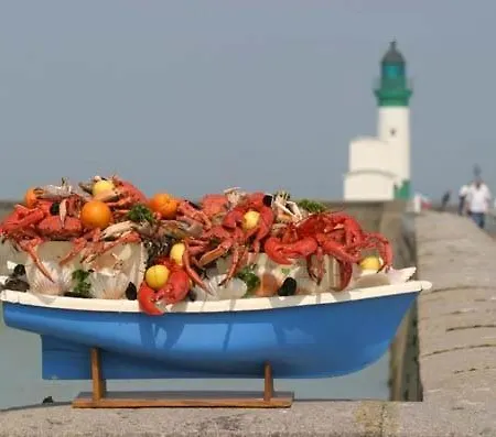 La Verriere. Les Locations Isahora C'est Aussi Plusieurs Appart' De Standing A 2 Pas Du Chateau D'eu, Des Falaises Du Treport, De Mers Les Bains Et Aux Portes De La Baie De Somme * Eu (Seine-Maritime)