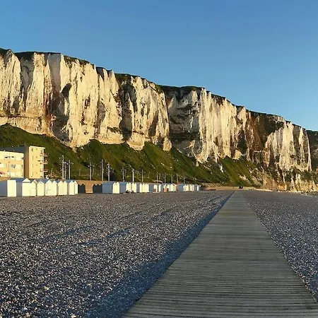 La Verrière. Les Locations Isahora C'est Aussi Plusieurs Appart' De Standing à 2 Pas Du Château D'eu, Des Falaises Du Tréport, De Mers Les Bains Et Aux Portes De La Baie De Somme *