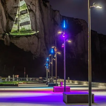 La Verrière. Les Locations Isahora C'est Aussi Plusieurs Appart' De Standing à 2 Pas Du Château D'eu, Des Falaises Du Tréport, De Mers Les Bains Et Aux Portes De La Baie De Somme Appartamento *