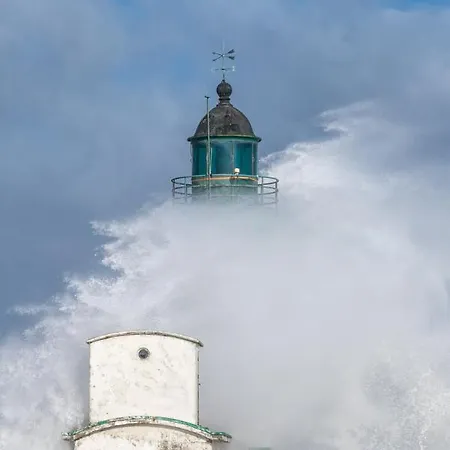 La Verriere. Les Locations Isahora C'est Aussi Plusieurs Appart' De Standing A 2 Pas Du Chateau D'eu, Des Falaises Du Treport, De Mers Les Bains Et Aux Portes De La Baie De Somme Eu (Seine-Maritime)