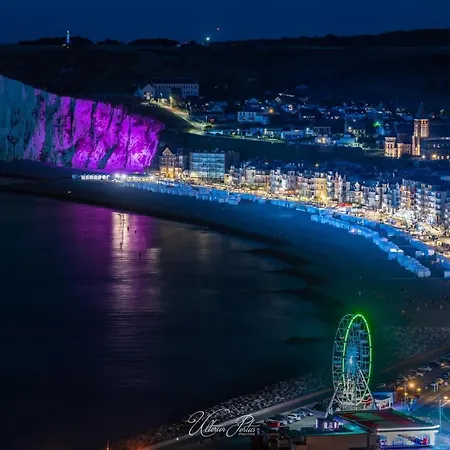 La Verrière. Les Locations Isahora C'est Aussi Plusieurs Appart' De Standing à 2 Pas Du Château D'eu, Des Falaises Du Tréport, De Mers Les Bains Et Aux Portes De La Baie De Somme Appartamento Eu (Senna Marittima)