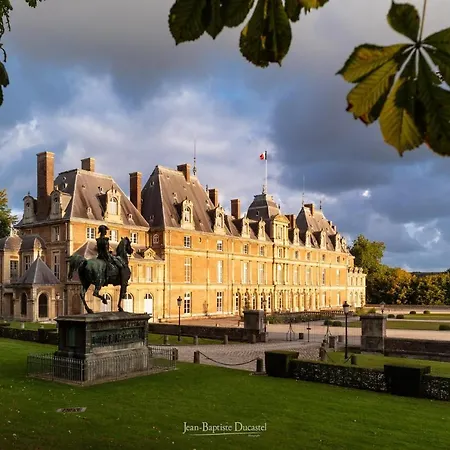 Appartamento La Verrière. Les Locations Isahora C'est Aussi Plusieurs Appart' De Standing à 2 Pas Du Château D'eu, Des Falaises Du Tréport, De Mers Les Bains Et Aux Portes De La Baie De Somme *