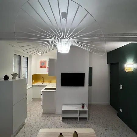 La Verrière. Les Locations Isahora C'est Aussi Plusieurs Appart' De Standing à 2 Pas Du Château D'eu, Des Falaises Du Tréport, De Mers Les Bains Et Aux Portes De La Baie De Somme Appartamento