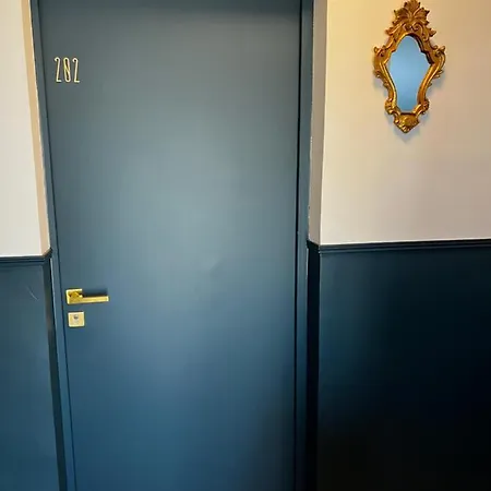 La Verrière. Les Locations Isahora C'est Aussi Plusieurs Appart' De Standing à 2 Pas Du Château D'eu, Des Falaises Du Tréport, De Mers Les Bains Et Aux Portes De La Baie De Somme